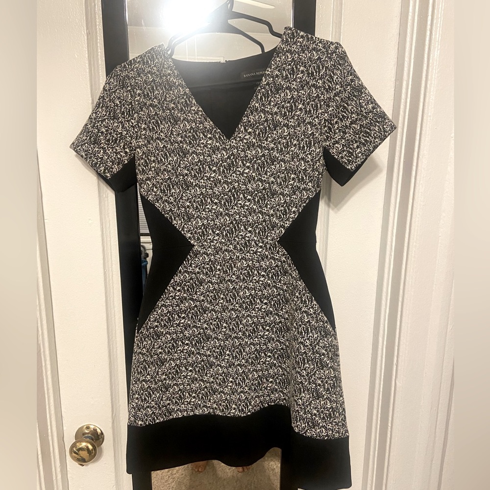 Black and white Banana Republic dress